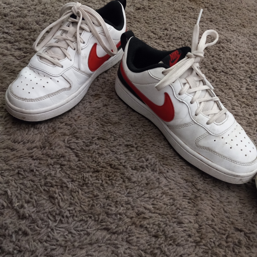 Brand new size 5.5  red and black and white  ♥ 😍